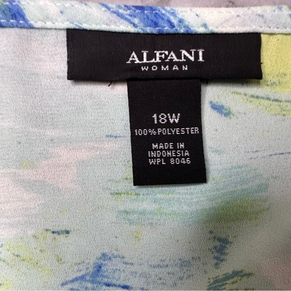 Alfani Women's Blue and Yellow Top size 18 - Picture 7 of 8
